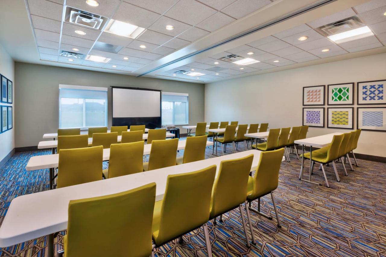 Holiday Inn Express & Suites - Effingham By Ihg Luaran gambar