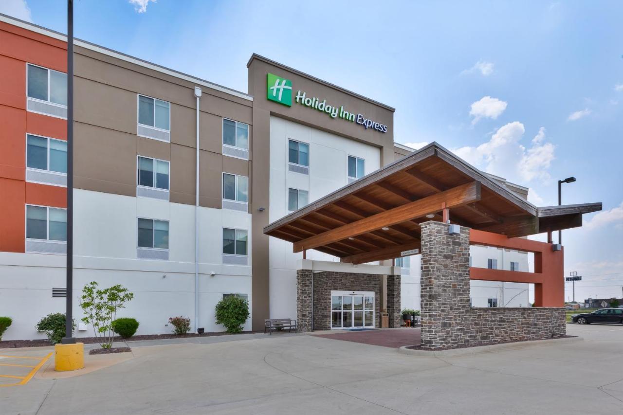 Holiday Inn Express & Suites - Effingham By Ihg Luaran gambar