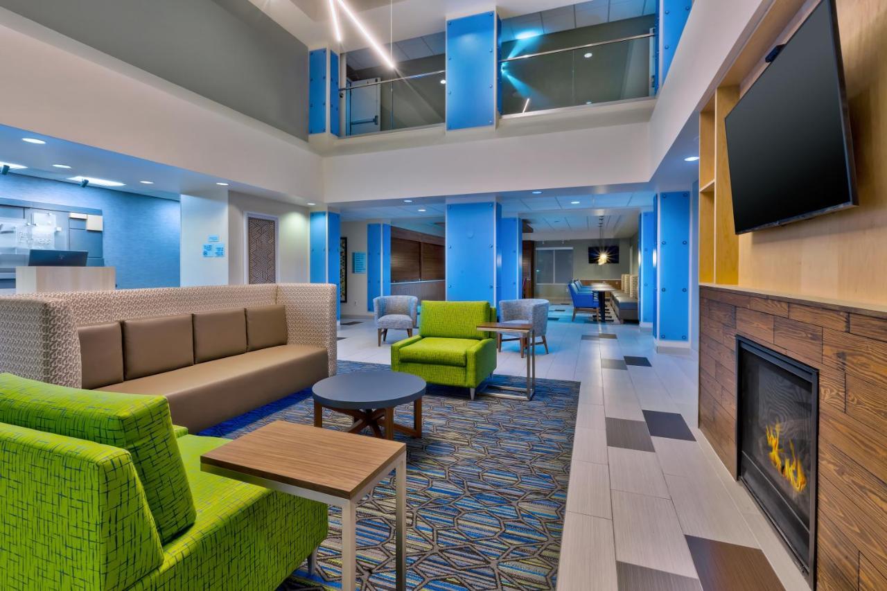 Holiday Inn Express & Suites - Effingham By Ihg Luaran gambar