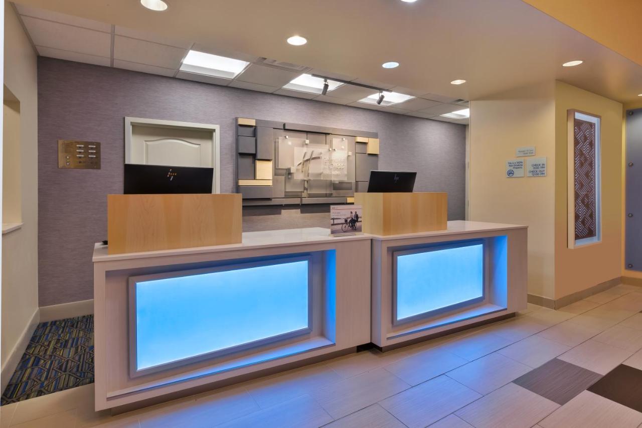 Holiday Inn Express & Suites - Effingham By Ihg Luaran gambar