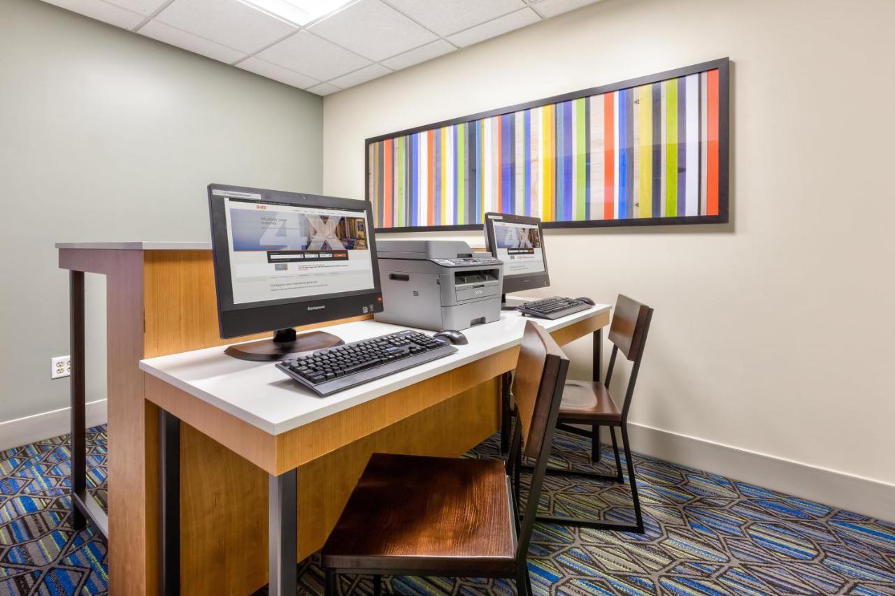 Holiday Inn Express & Suites - Effingham By Ihg Luaran gambar