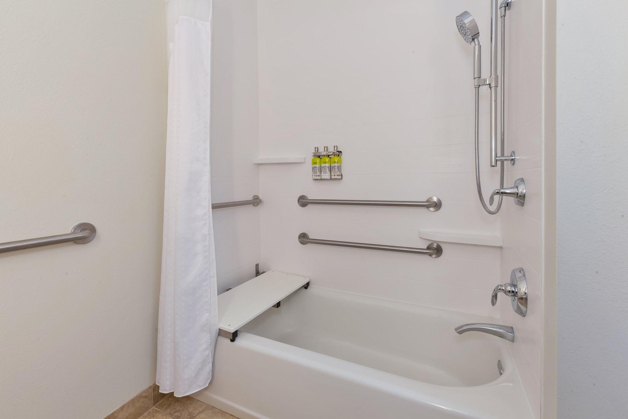 Holiday Inn Express & Suites - Effingham By Ihg Luaran gambar