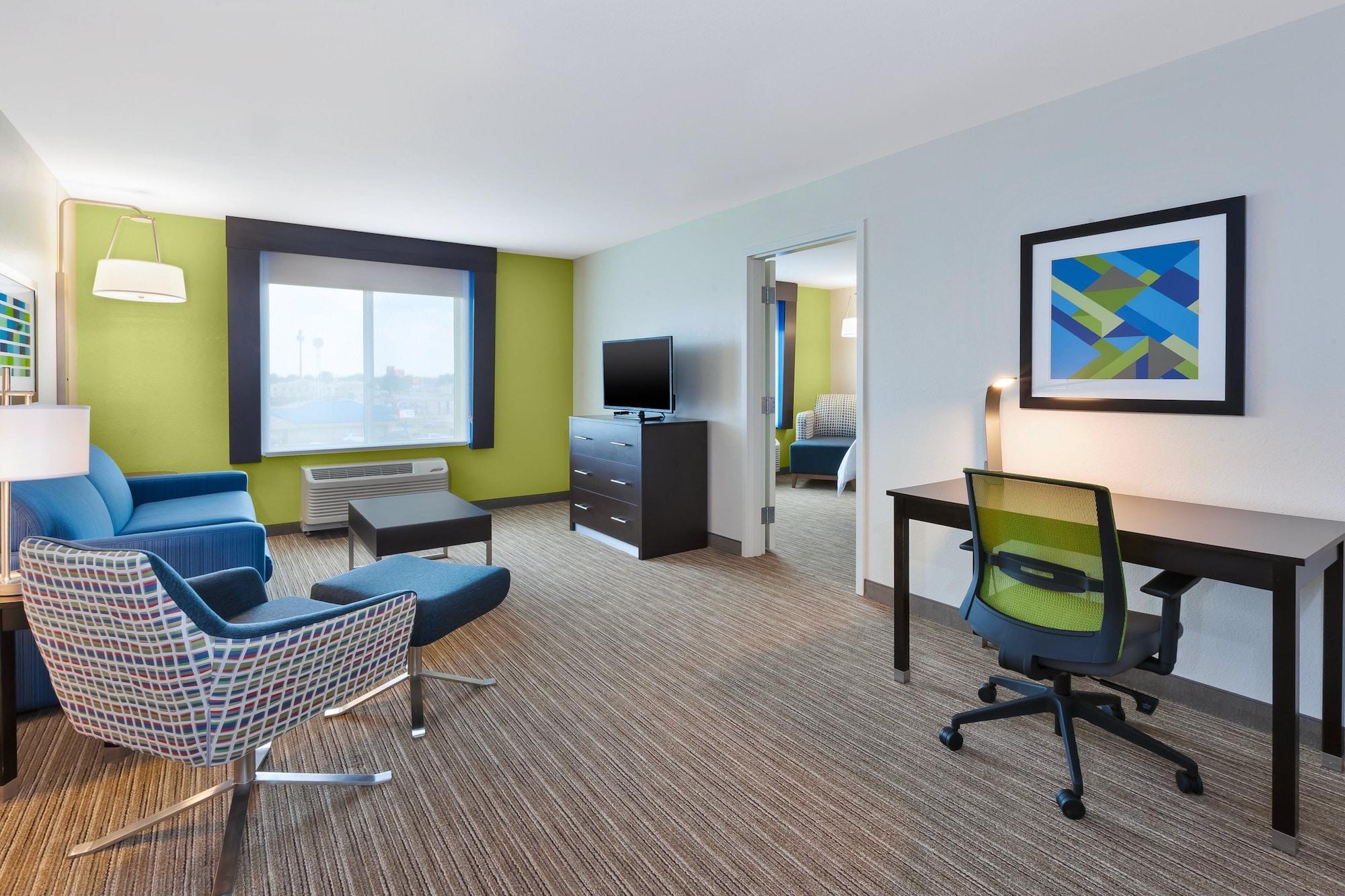 Holiday Inn Express & Suites - Effingham By Ihg Luaran gambar