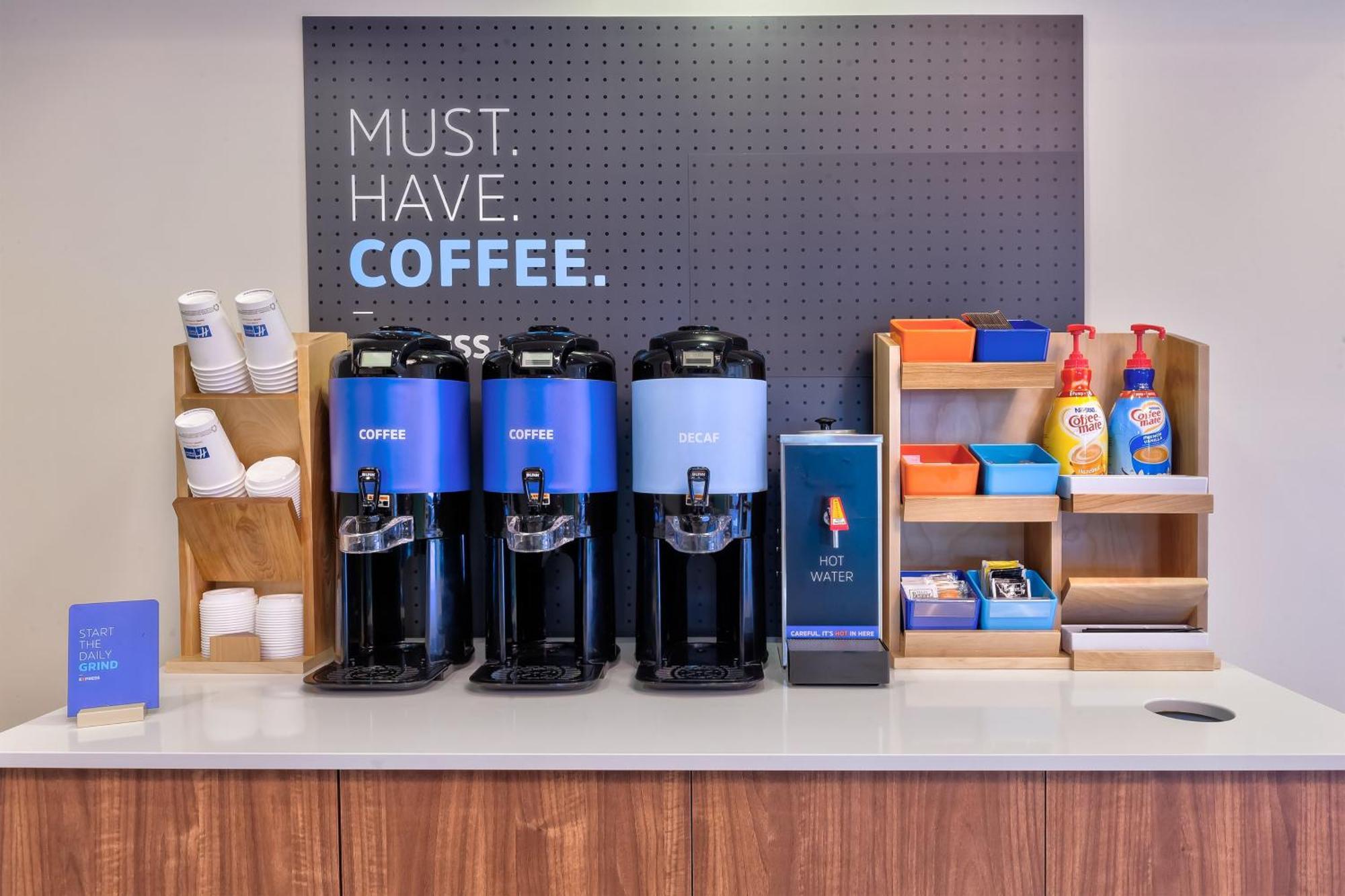 Holiday Inn Express & Suites - Effingham By Ihg Luaran gambar