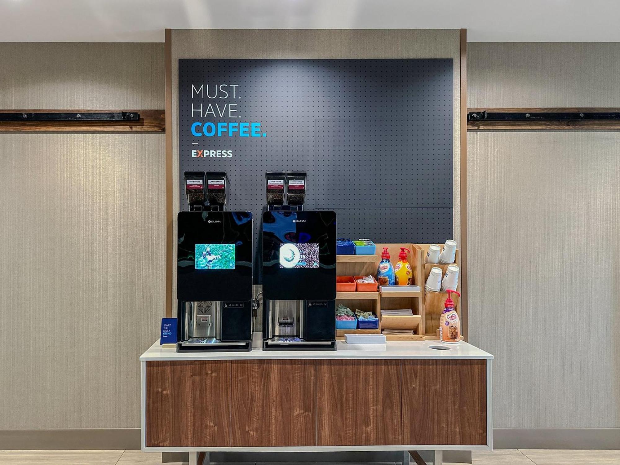 Holiday Inn Express & Suites - Effingham By Ihg Luaran gambar