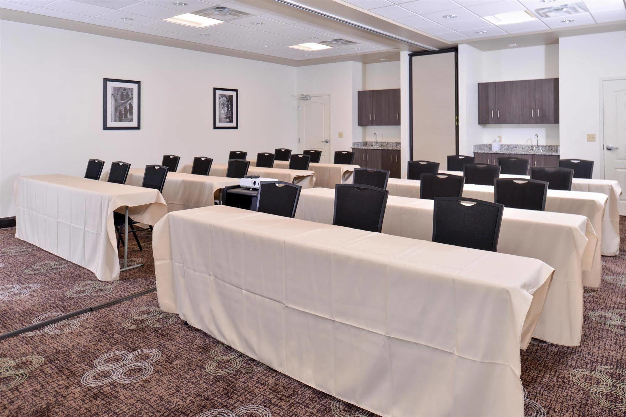 Holiday Inn Express & Suites - Effingham By Ihg Luaran gambar